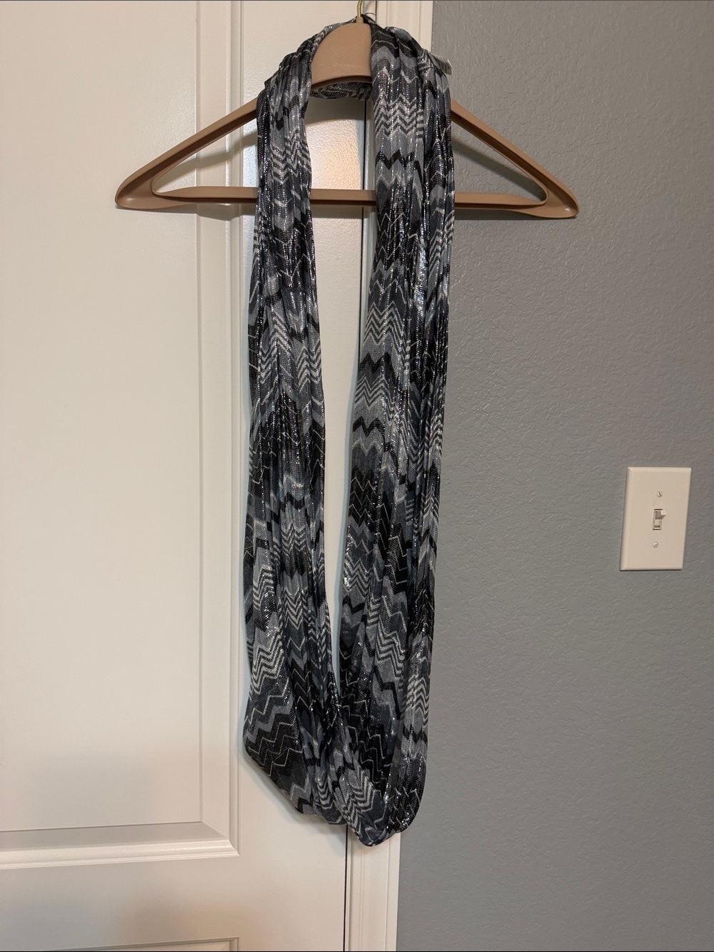 BKE Black & Gray Chevron Loop Scarf